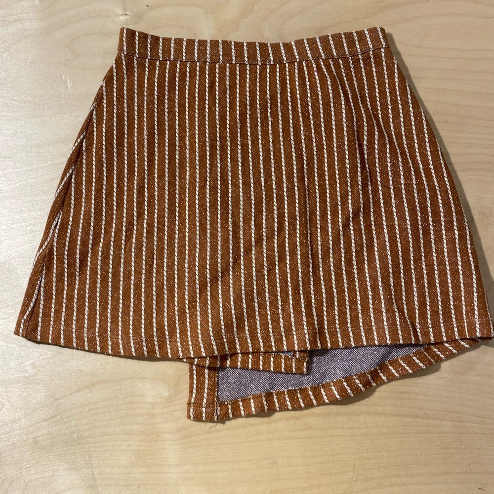 Urban Outfitters Brown Striped Mini Skirt
Medium (GW) - Picture 7 of 9